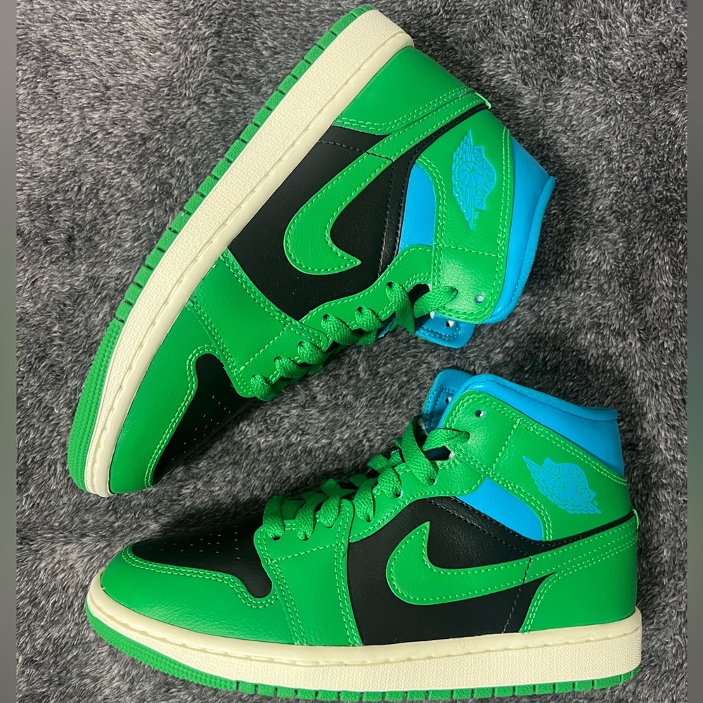 Women’s Air Jordan 1 Mid